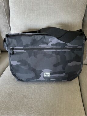 Hershel Black Camo Messenger Bag